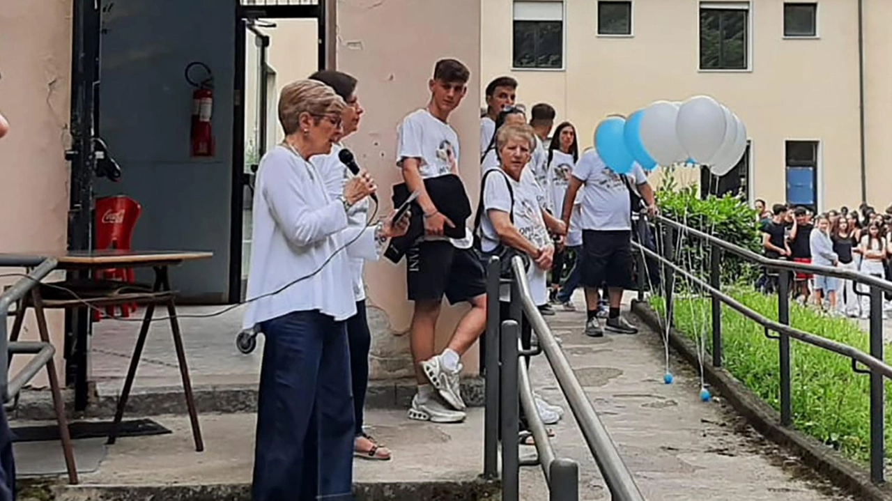 Un momento della cerimonia pera Omar Bassi all’Istituto Pareto di Milano Un momento della cerimonia pera Omar Bassi all’Istituto Pareto di Milano