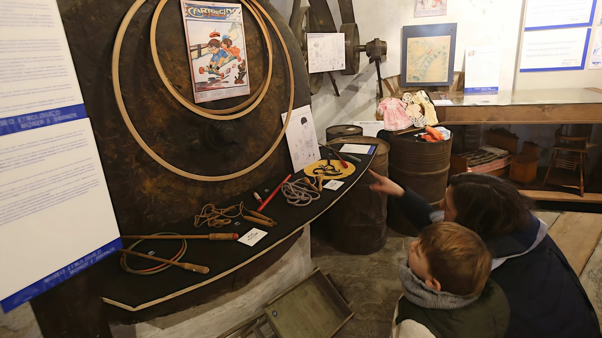 La settantesima mostra del Museo etnologico di Monza e Brianza è dedicata ai vecchi giocattoli. Una collezione di oltre 500 oggetti donati dalle famiglie, datati trai primi del ‘900 e gli anni ‘60. La settantesima mostra del Museo etnologico di Monza e Brianza è dedicata ai vecchi giocattoli. Una collezione di oltre 500 oggetti donati dalle famiglie, datati trai primi del ‘900 e gli anni ‘60.