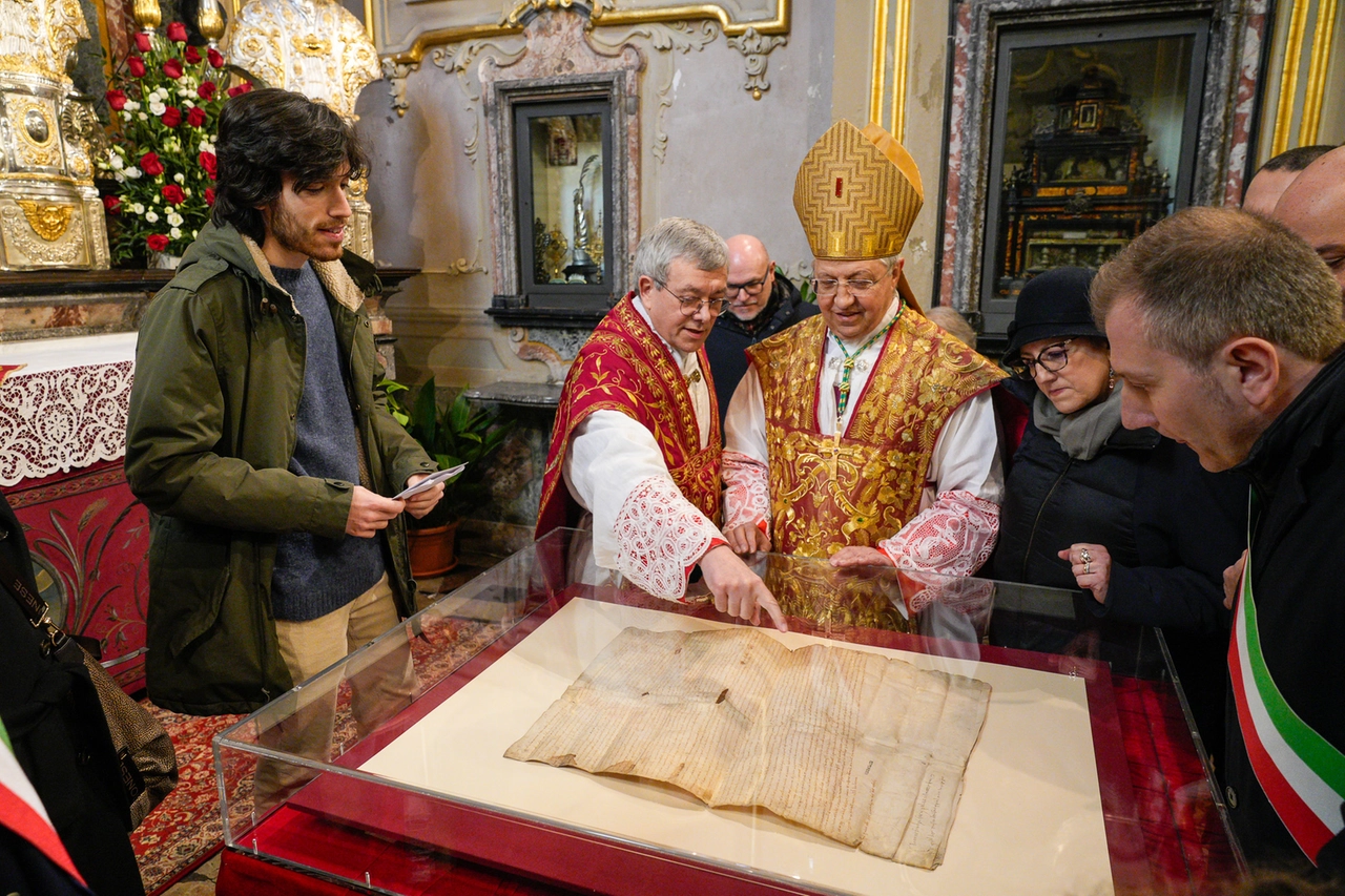 Il vescovo di Lodi Malvestiti col prevosto di Codogno Iginio Passerini
