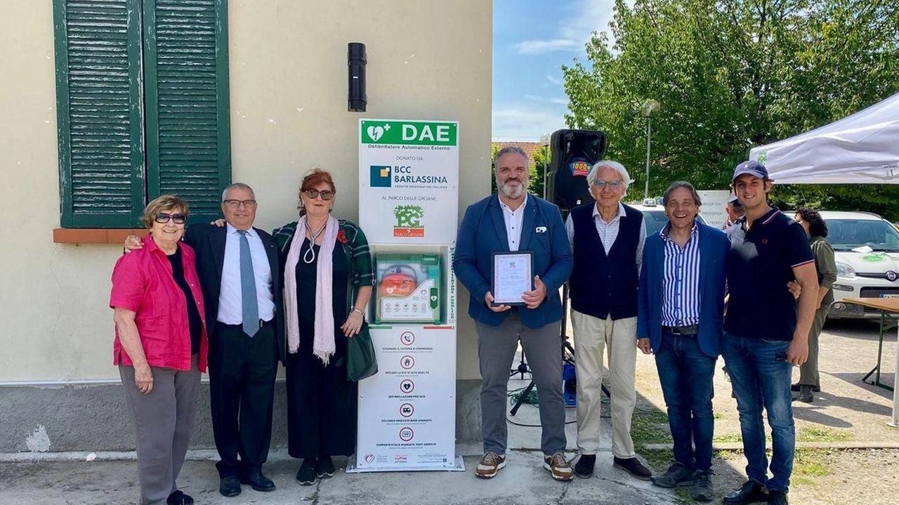 Nel corso della manifestazione è stato installato il defibrillatore semiautomatico acquistato insieme alla Bcc Barlassina Nel corso della manifestazione è stato installato il defibrillatore semiautomatico acquistato insieme alla Bcc Barlassina
