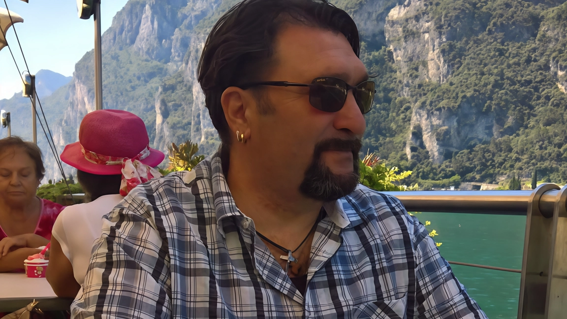 Marino Bocchi era alla guida di un’autocisterna carica di gasolio e stava viaggiando sulla sp 569 Prima ha urtato una Yaris e poi è finito contro un’altra cisterna