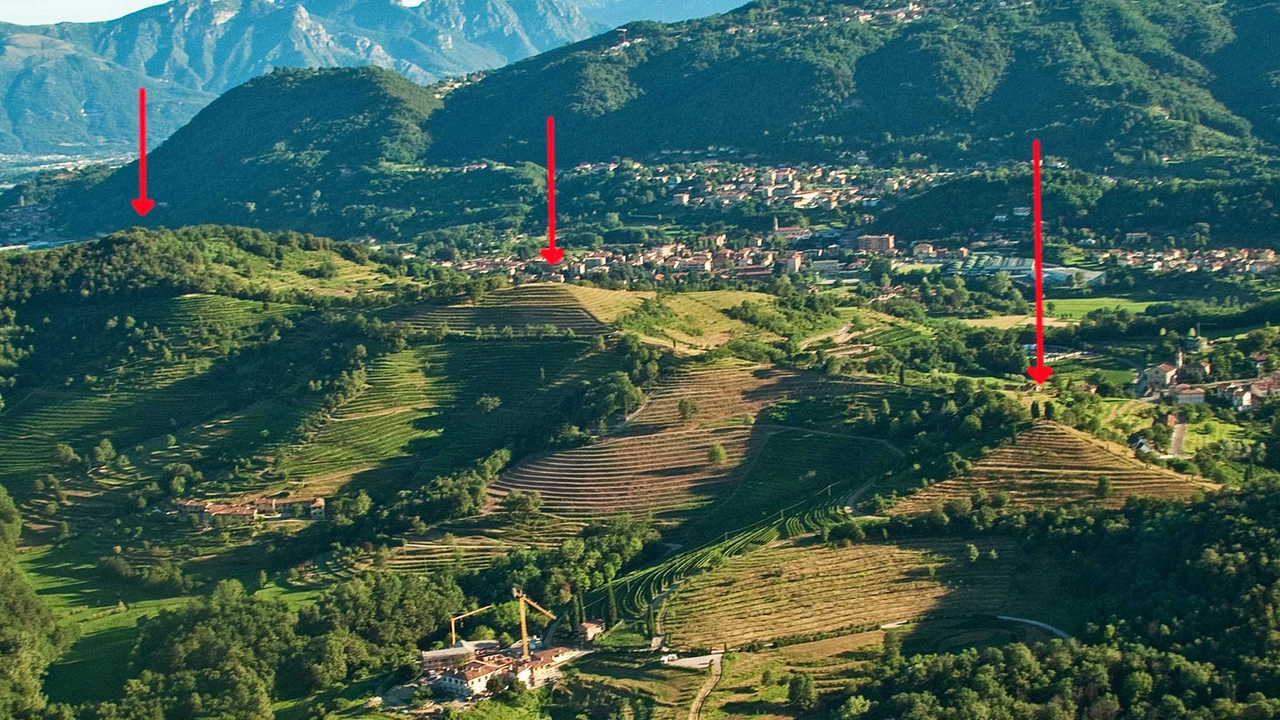 Le tre colline che secondo alcuni studi celerebbero delle piramidi costruite oltre 4mila anni fa, prima di quelle dell’Antico Egitto