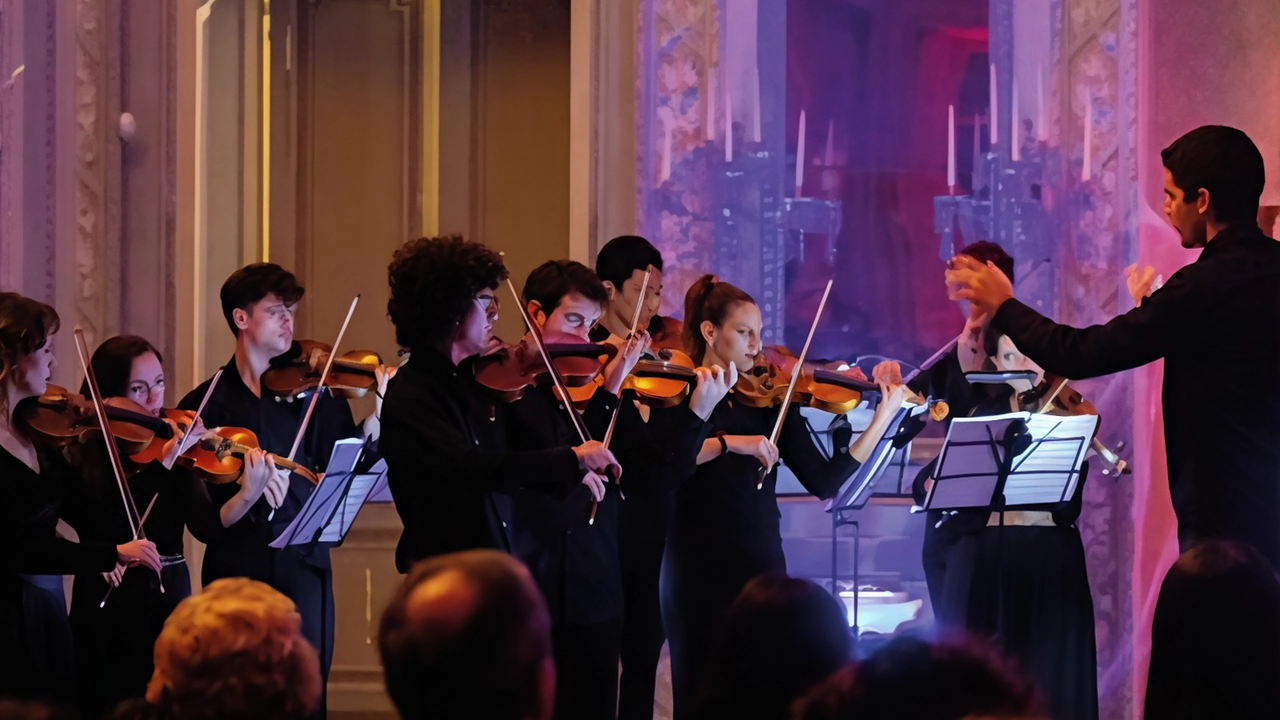 Un omaggio musicale al Rinascimento e alla Norvegia con l'Orchestra da camera Canova alla Villa Reale di Monza. Un omaggio musicale al Rinascimento e alla Norvegia con l'Orchestra da camera Canova alla Villa Reale di Monza.