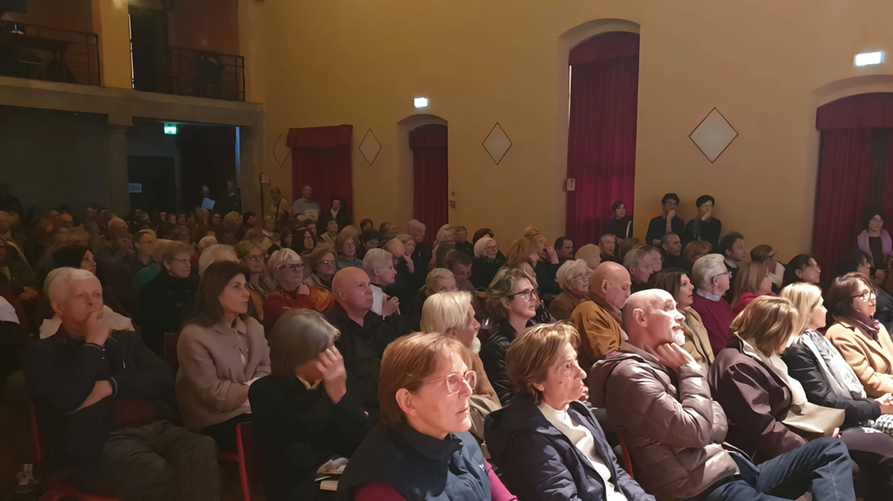 "Una rivoluzione culturale" contro la solitudine, è la “cura Garattini“ per prevenire demenza senile e malattie. Al Portico, a...