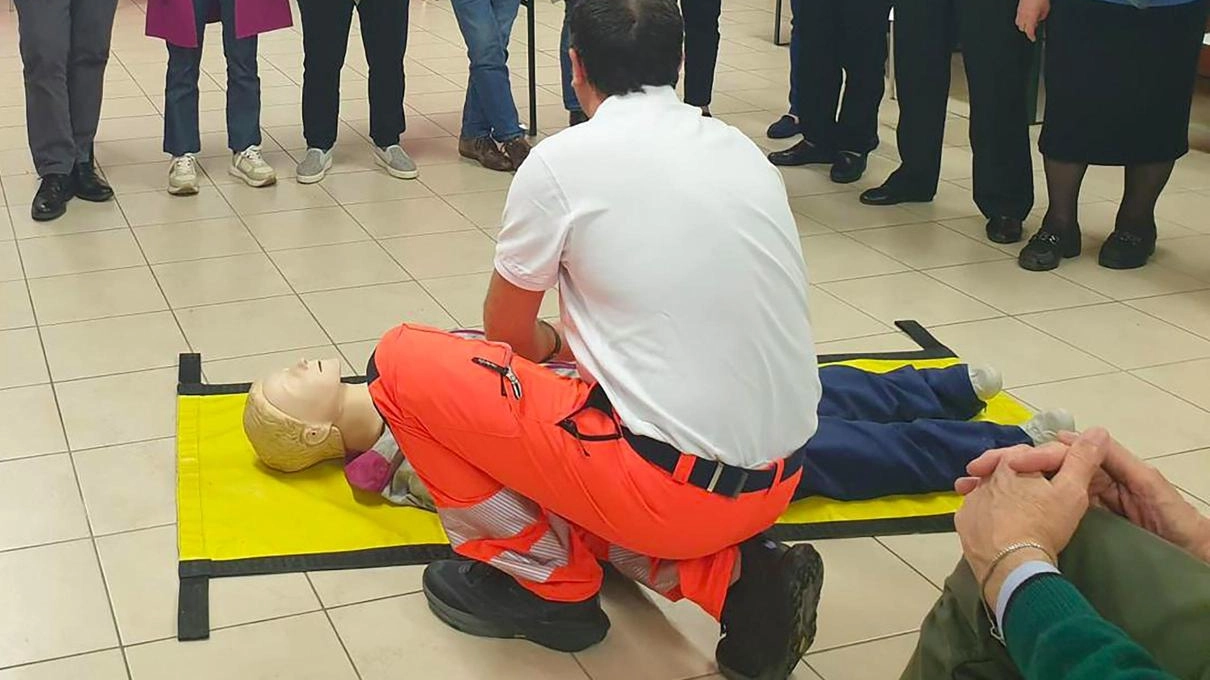 La sede, tra le vie Labriola e Moro: dieci dipendenti, due giovani del Servizio civile, cinque ambulanze, due mezzi per i disabili e due per il trasporto di pazienti alle visite La sede, tra le vie Labriola e Moro: dieci dipendenti, due giovani del Servizio civile, cinque ambulanze, due mezzi per i disabili e due per il trasporto di pazienti alle visite