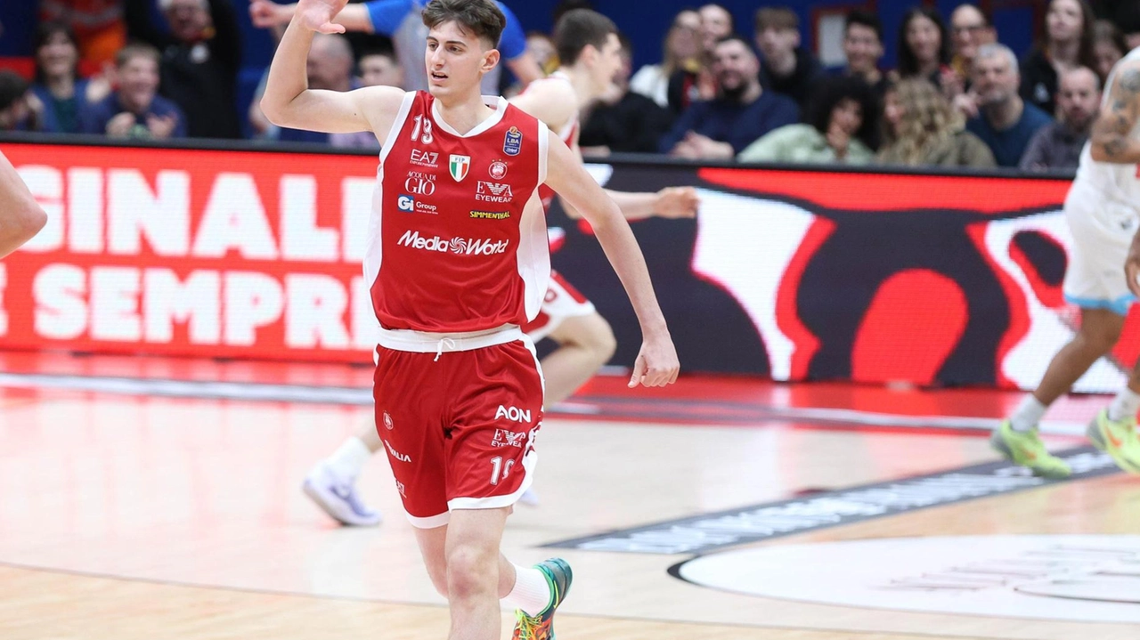Il basket italiano lo ha denominato “unicorno“. Quando due anni fa esordì con l’Olimpia Milano in campionato, era alto 211...