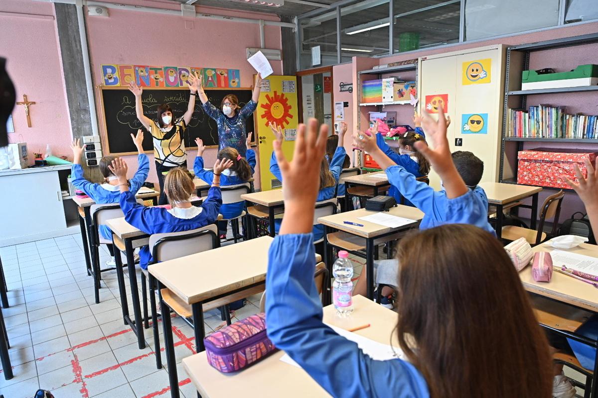 Lombardia, cancellate 1.193 classi in 3 anni: con l’inverno demografico una scuola da ripensare