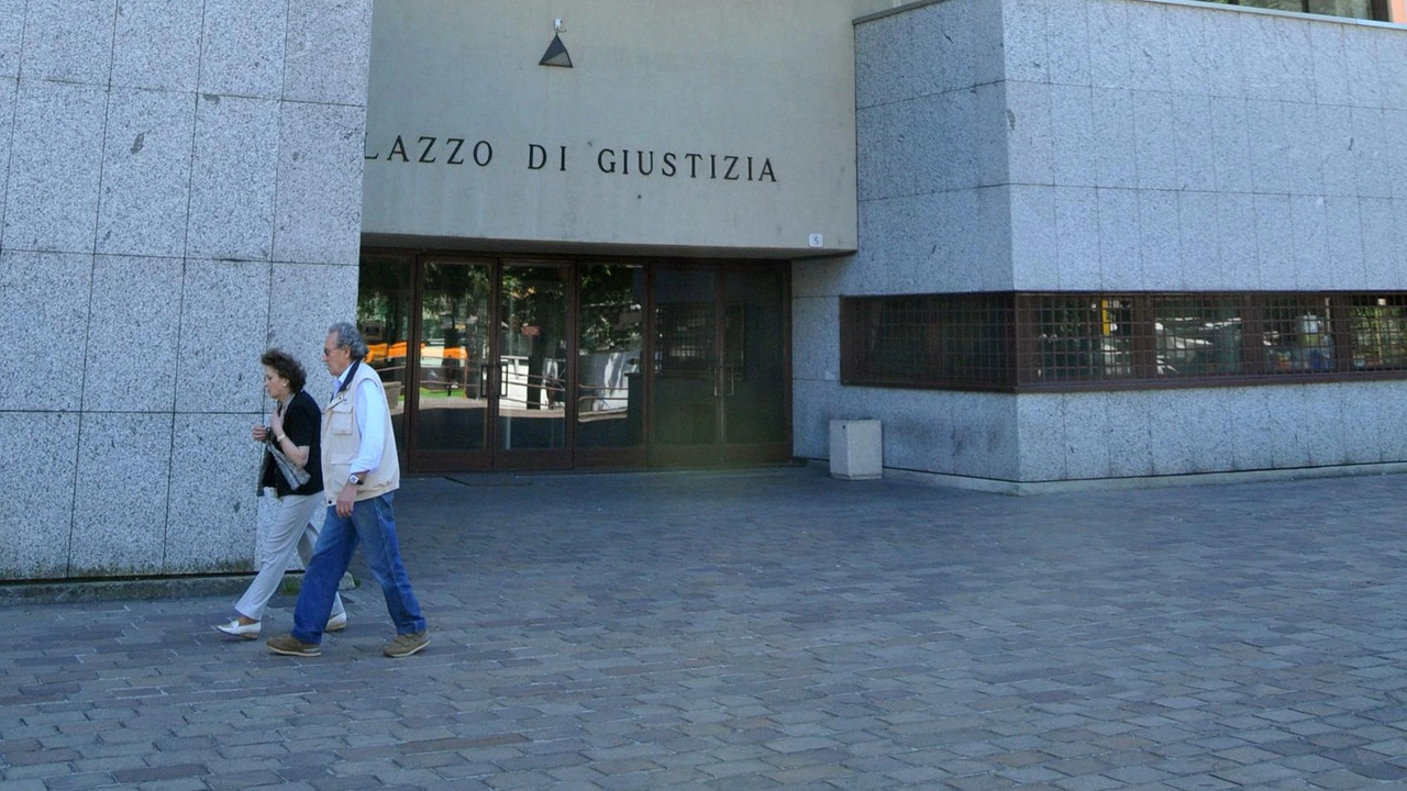 Il disturbo alla quiete pubblica causato dal superamento dei valori massimi fissati dal Regolamento Acustico Comunale, durante le serate musicali,... Il disturbo alla quiete pubblica causato dal superamento dei valori massimi fissati dal Regolamento Acustico Comunale, durante le serate musicali,...