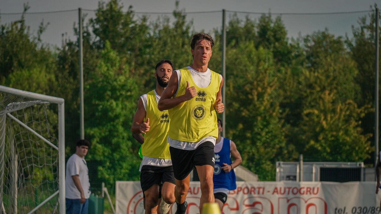 Il capitano e bomber Mattia Bonseri tira il gruppo durante le prime sedute di allenamento della nuova Leon Vimercate