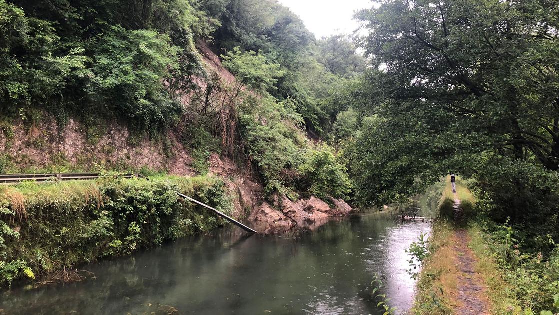 frana sull adda i soldi ci sono ma dopo un anno la strada è ancora chiusa come lo stallazzo