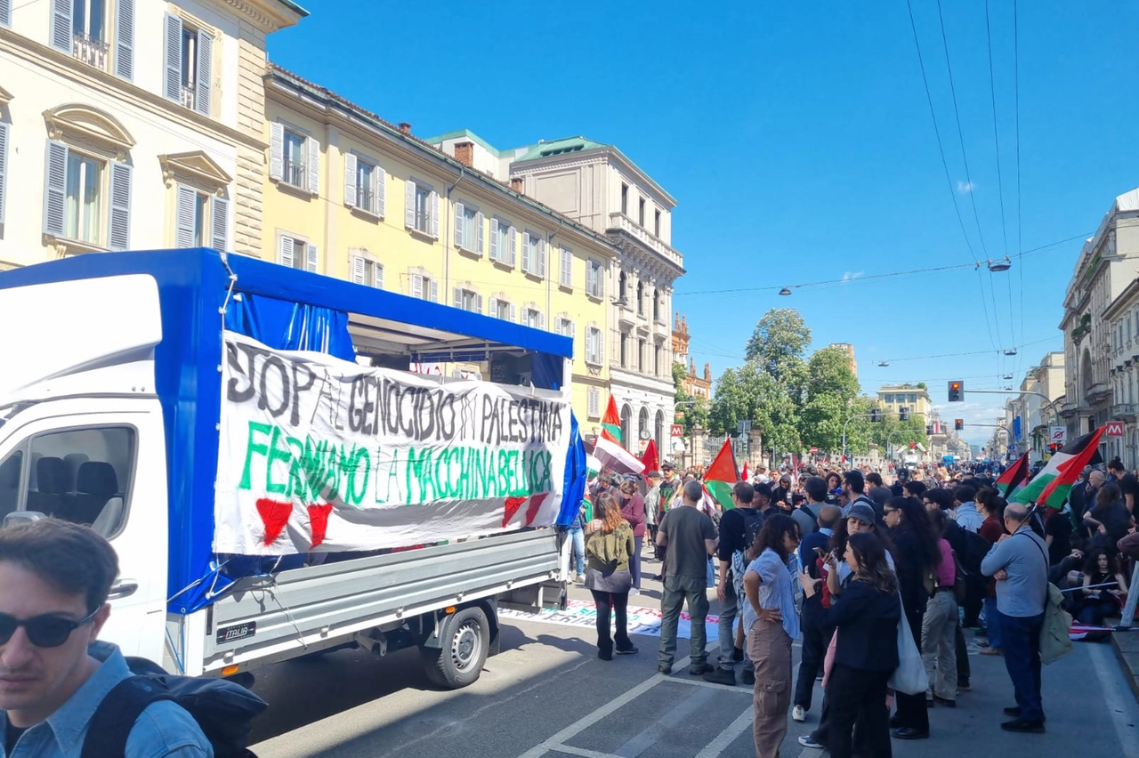 Il concentramento pro Pal a Palestro (Fasani/Ansa)
