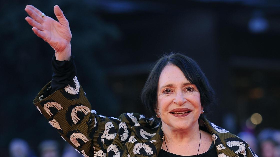 È morta Adriana Asti, una vita tra cinema teatro e tv al fianco dei più grandi registi È morta Adriana Asti, una vita tra cinema teatro e tv al fianco dei più grandi registi