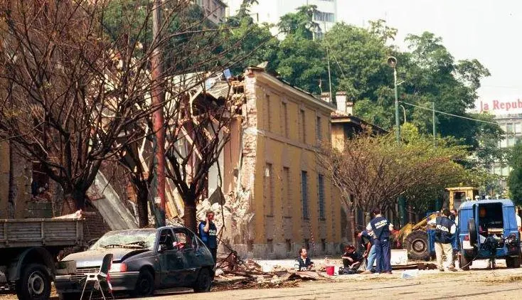 Milano, 32 anni dalla strage di via Palestro: la città ricorda le vittime dell’attentato del 27 luglio 1993
