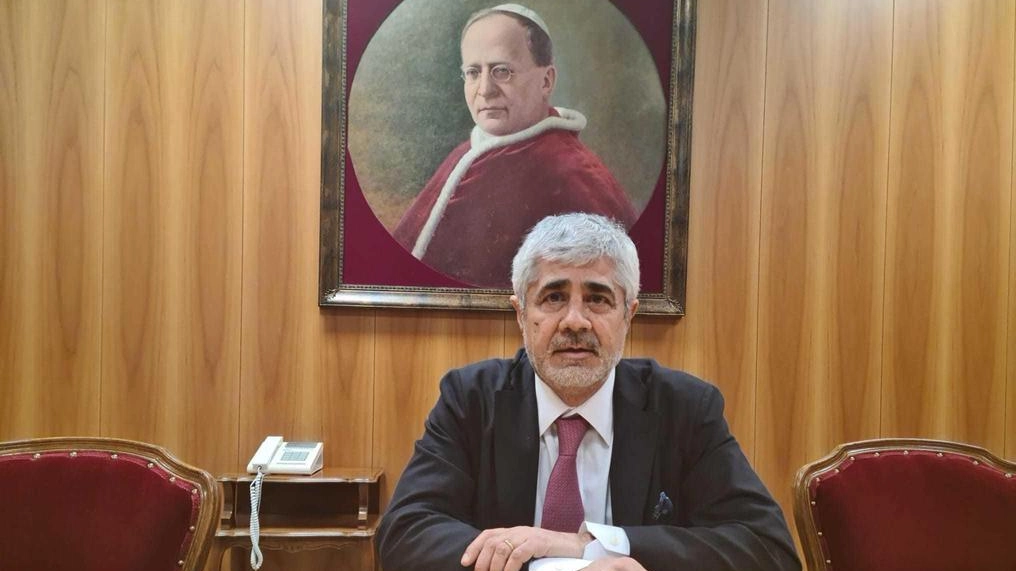 Nominato alla guida della città dopo la caduta della giunta Gargiulo, sarà in carica fino a primavera "Ho già incontrato l’ex sindaco, i dirigenti e molti dipendenti: l’impegno è assicurare i servizi". Nominato alla guida della città dopo la caduta della giunta Gargiulo, sarà in carica fino a primavera "Ho già incontrato l’ex sindaco, i dirigenti e molti dipendenti: l’impegno è assicurare i servizi".