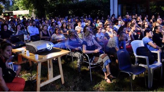 Rubato il cinema delle case popolari del Giambellino e del Lorenteggio: “Ora vogliamo ricrearlo: aiutateci” Rubato il cinema delle case popolari del Giambellino e del Lorenteggio: “Ora vogliamo ricrearlo: aiutateci”