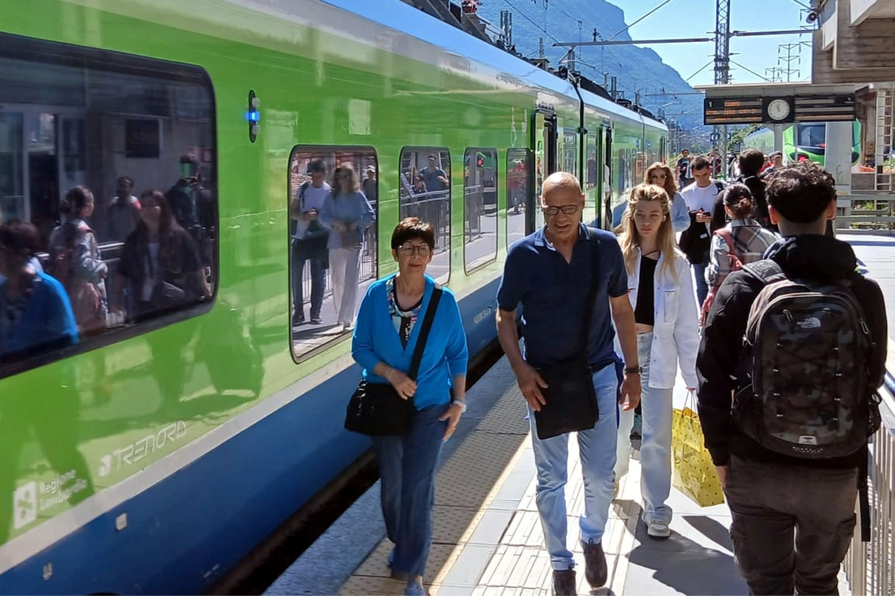 Giornata complicata domani per i pendolari di Trenord