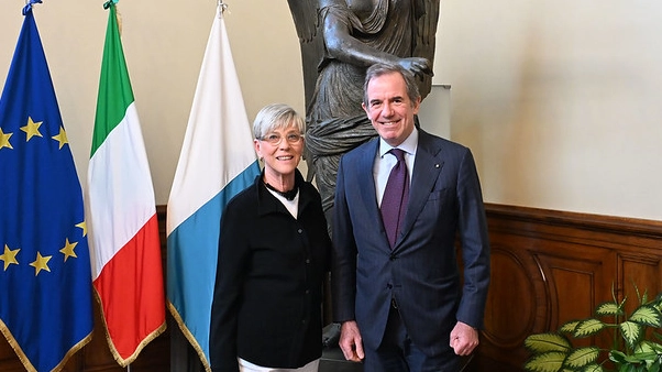 La sindaca di Brescia Laura Castelletti insieme al presidente di Cassa Depositi e Prestiti Giovanni Gorno Tempini La sindaca di Brescia Laura Castelletti insieme al presidente di Cassa Depositi e Prestiti Giovanni Gorno Tempini