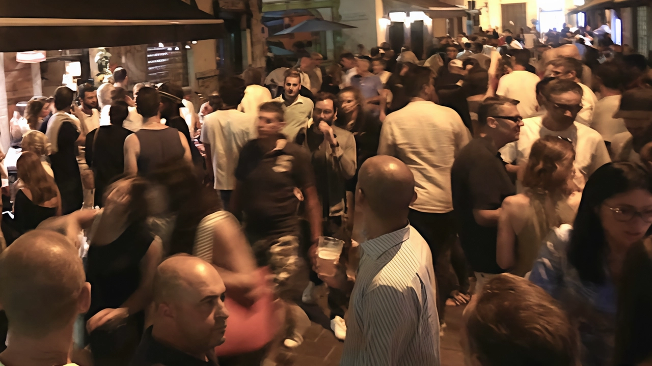 L’ex assessora Giada Turato si è dovuta rifugiare in un locale con gli amici "Bande di ragazzi molto giovani armate di coltelli, serve un intervento".
