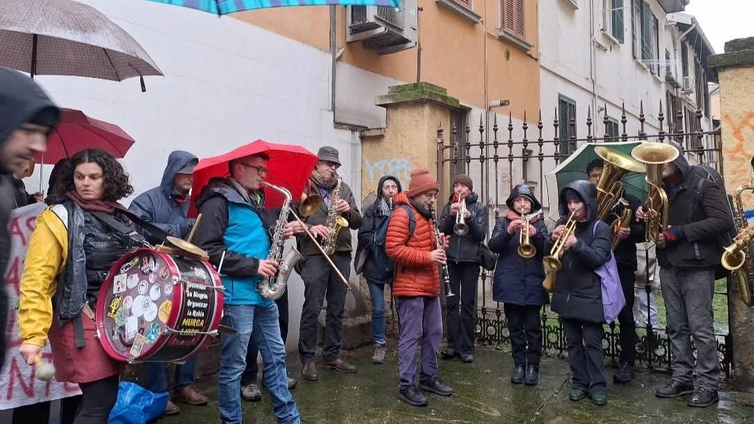 Il presidio organizzato sabato scorso dal comitato Bindellina contro la discussa operazione immobiliare Il presidio organizzato sabato scorso dal comitato Bindellina contro la discussa operazione immobiliare