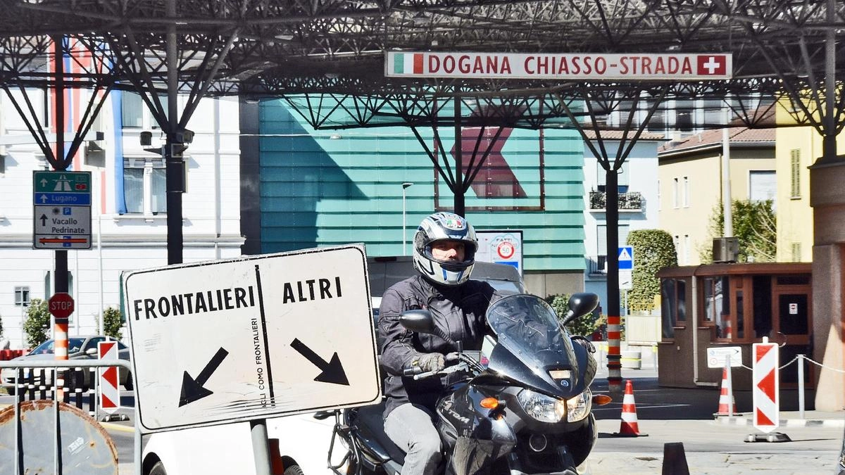 Si conferma in calo il numero di frontalieri in Canton Ticino, una tendenza registrata già nei trimestri precedenti anche se... Si conferma in calo il numero di frontalieri in Canton Ticino, una tendenza registrata già nei trimestri precedenti anche se...