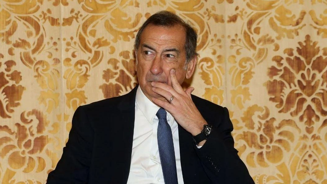 A destra il sindaco Giuseppe Sala vuole provare a sbrogliare la matassa legata allo stallo urbanistico in città A destra il sindaco Giuseppe Sala vuole provare a sbrogliare la matassa legata allo stallo urbanistico in città