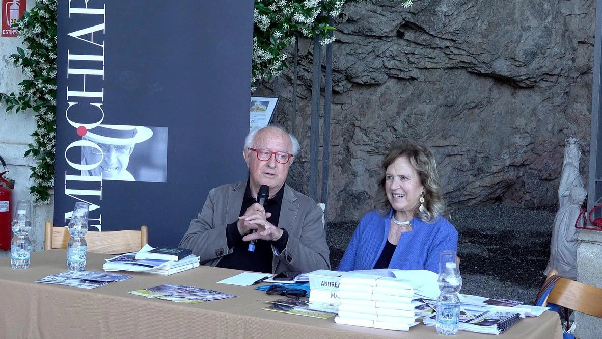 Bambi Lazzati direttrice dell’Associazione Amici di Piero Chiara ha presentato il ricco programma di eventi che si svolgerà da settembre a novembre, tanti i nomi di rilievo nel panorama della cultura Bambi Lazzati direttrice dell’Associazione Amici di Piero Chiara ha presentato il ricco programma di eventi che si svolgerà da settembre a novembre, tanti i nomi di rilievo nel panorama della cultura