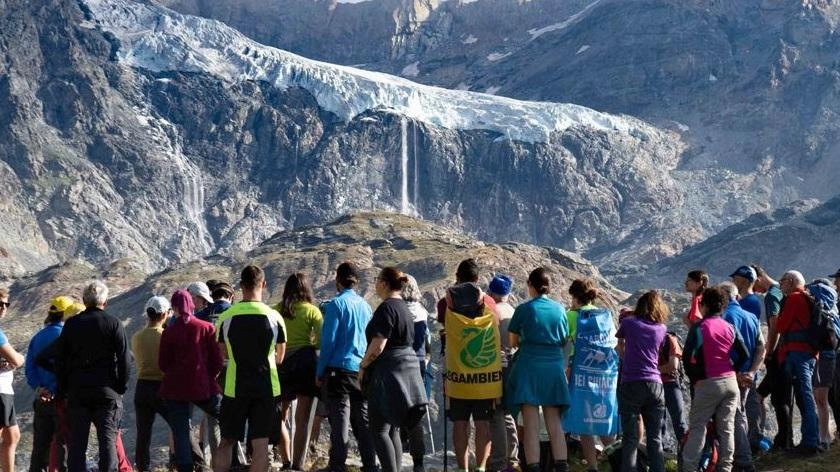 Il ghiacciaio Fellaria per effetto dei cambiamenti climatici ogni anno si assottiglia di 8 metri Il ghiacciaio Fellaria per effetto dei cambiamenti climatici ogni anno si assottiglia di 8 metri
