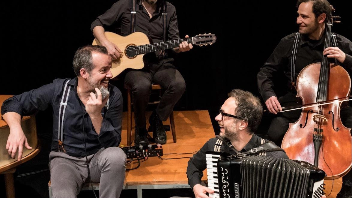 Mario Perrotta con “Nel blu“, dal 18 al 23 marzo al teatro Franco Parenti dopo il recente debutto emiliano Mario Perrotta con “Nel blu“, dal 18 al 23 marzo al teatro Franco Parenti dopo il recente debutto emiliano