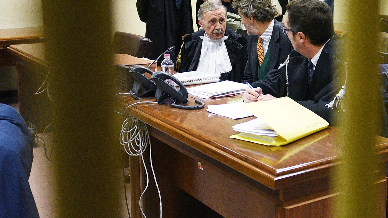 Il tribunale di Como sarà chiamato a decidere all’inizio di dicembre in merito al nuovo capo di imputazione Il tribunale di Como sarà chiamato a decidere all’inizio di dicembre in merito al nuovo capo di imputazione