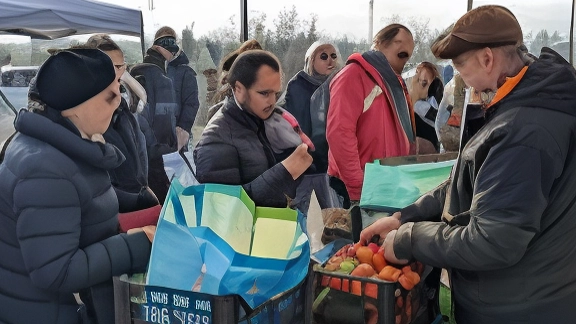 Domani a Busto Arsizio si terrà il Mercato Contadino nel Parco Comerio, un'iniziativa che promuove i prodotti locali in collaborazione con Slow Food Legnano e Slow Food Valle Olona. Domani a Busto Arsizio si terrà il Mercato Contadino nel Parco Comerio, un'iniziativa che promuove i prodotti locali in collaborazione con Slow Food Legnano e Slow Food Valle Olona.