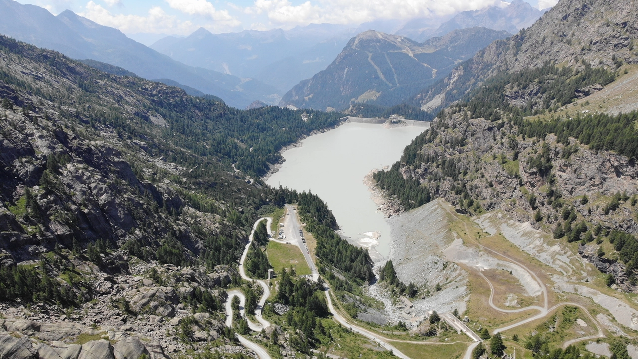Una diga sulle montagne lombarde Una diga sulle montagne lombarde