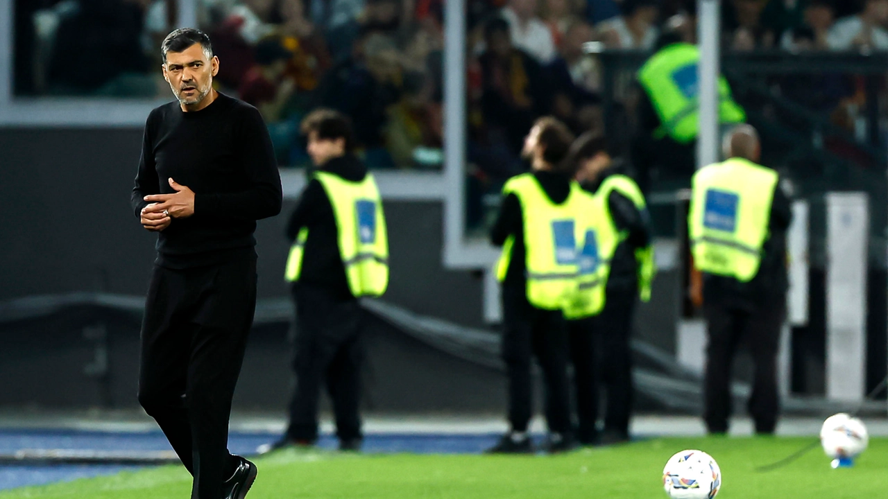 Sergio Conceicao, mesto addio: espulso all'Olimpico, non sarà in panchina nell'ultima giornata contro il Monza. Sergio Conceicao, mesto addio: espulso all'Olimpico, non sarà in panchina nell'ultima giornata contro il Monza.