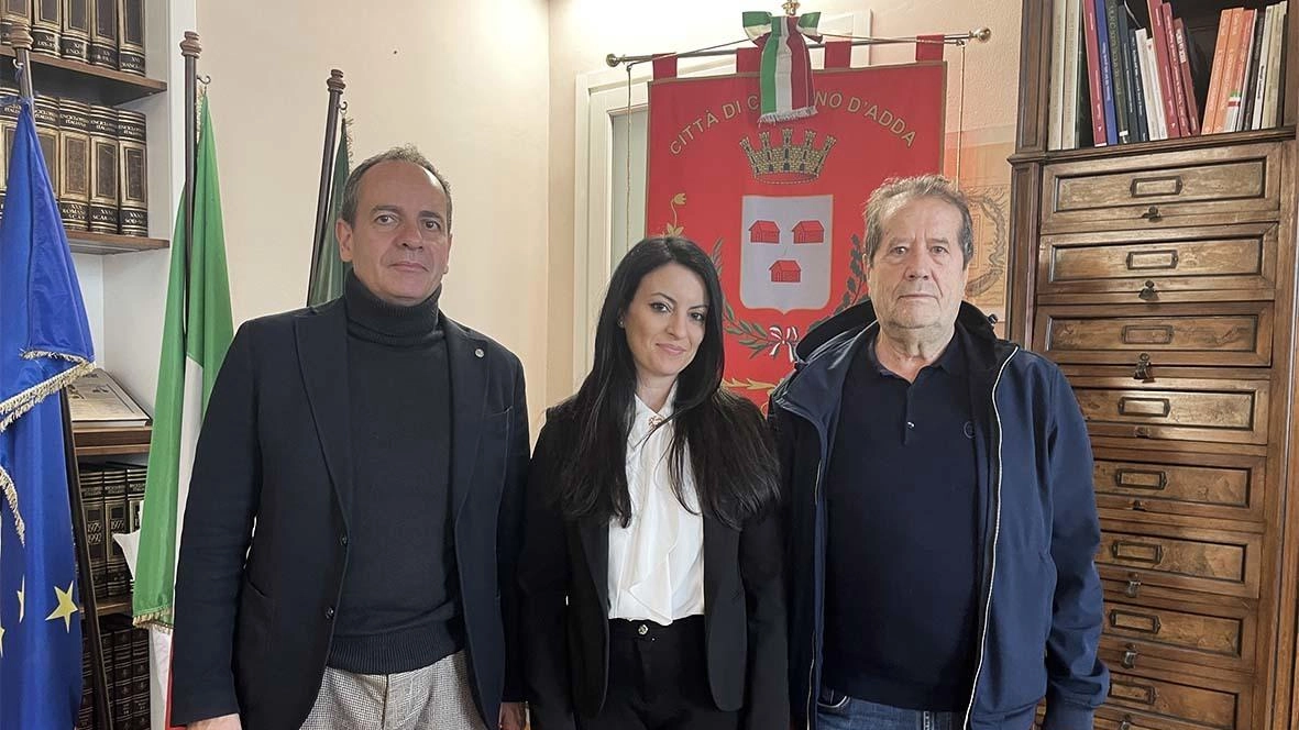 Cassano accoglie la sua prima segretaria generale. Una svolta storica che, tuttavia, è passata inosservata durante la prima seduta consiliare... Cassano accoglie la sua prima segretaria generale. Una svolta storica che, tuttavia, è passata inosservata durante la prima seduta consiliare...