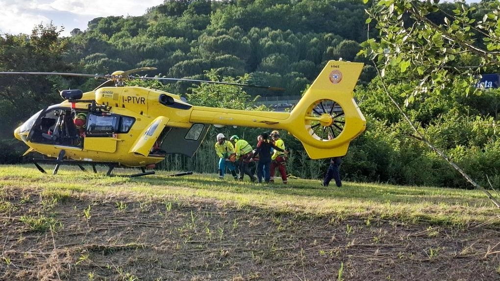 Un uomo di 69 anni è stato portato d’urgenza con l’elisoccorso all’ospedale Civile di Brescia, dopo essere stato investito da... Un uomo di 69 anni è stato portato d’urgenza con l’elisoccorso all’ospedale Civile di Brescia, dopo essere stato investito da...