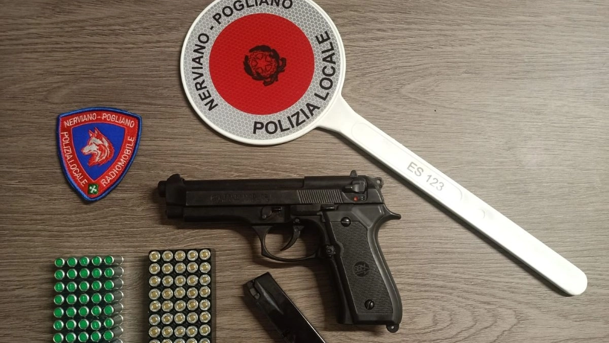 Pistola e cartucce sequestrate