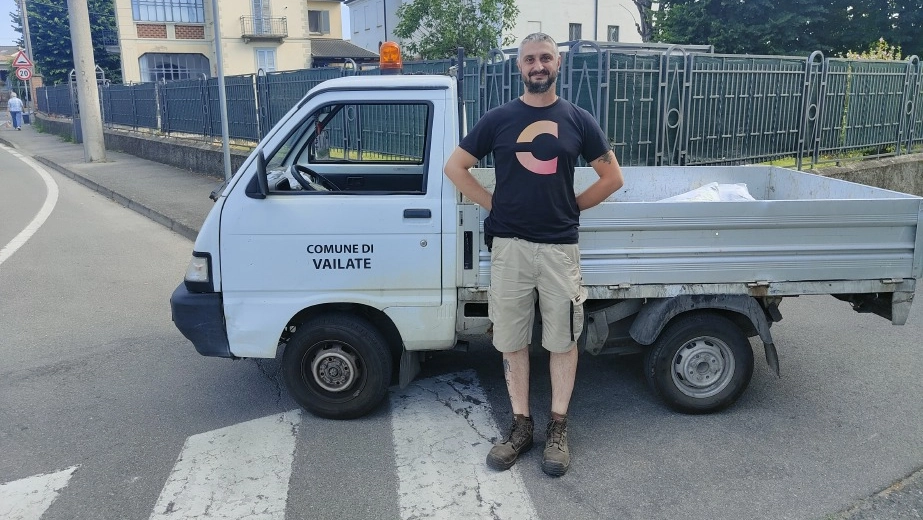 Il viso sorridente di Mattia Barbieri, 39 anni, di professione cantoniere ma che non si è tirato mai indietro nel soccorrere persone in difficoltà