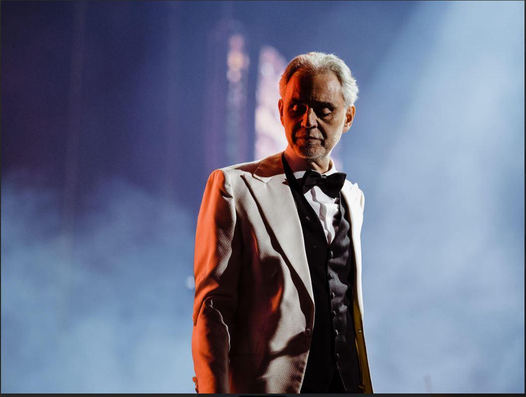 Andrea Bocelli, la voce che incanta il mondo: “La vita è unica e irripetibile. Mi sono fidato del destino” Andrea Bocelli, la voce che incanta il mondo: “La vita è unica e irripetibile. Mi sono fidato del destino”