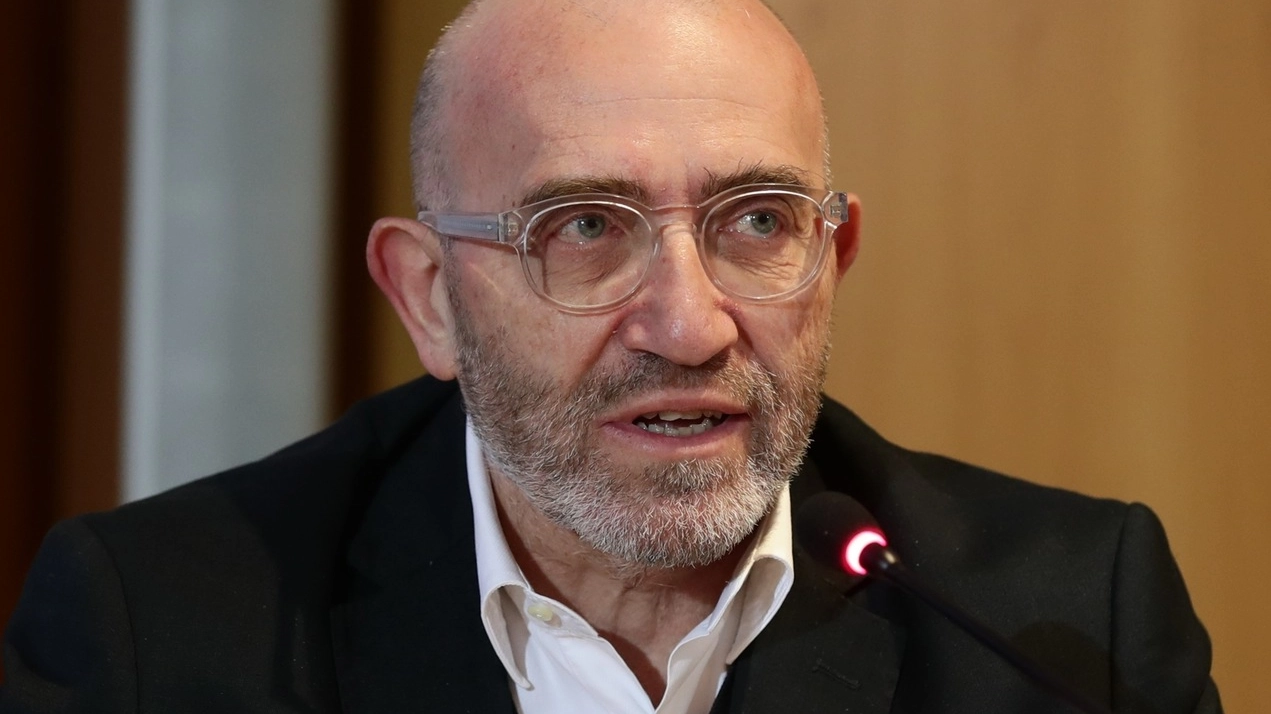 Marco Piuri, attuale amministratore delegato dell’azienda ferroviaria lombarda nonché direttore generale del Gruppo FNM Marco Piuri, attuale amministratore delegato dell’azienda ferroviaria lombarda nonché direttore generale del Gruppo FNM