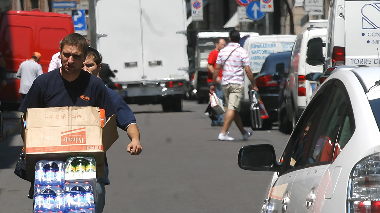 A presentarlo sono stati due proprietari di auto elettriche e ibride: "Il Codice della Strada prevede il libero accesso per i nostri veicoli". Palazzo Marino: vogliamo tutelare i pedoni, la motorizzazione non c’entra. A presentarlo sono stati due proprietari di auto elettriche e ibride: "Il Codice della Strada prevede il libero accesso per i nostri veicoli". Palazzo Marino: vogliamo tutelare i pedoni, la motorizzazione non c’entra.