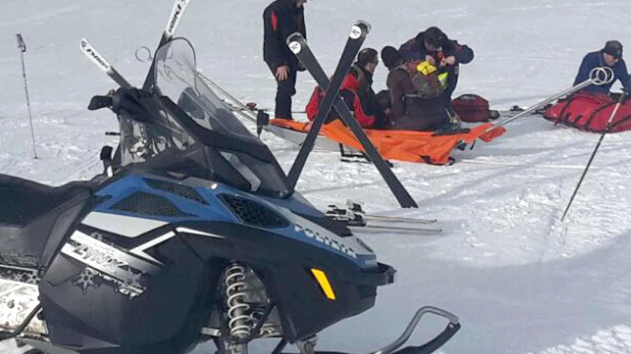 Un conto è il capitombolo dal quale ci si rialza, un altro l’incidente sulla neve che richiede l’intervento dei soccorsi,... Un conto è il capitombolo dal quale ci si rialza, un altro l’incidente sulla neve che richiede l’intervento dei soccorsi,...