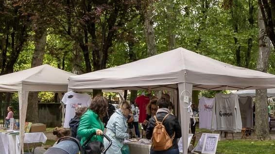 “Il Giardino Creativo“, l’evento ideato dall’associazione culturale Carta e Confetti Lab, richiama ogni anno decine di visitatori “Il Giardino Creativo“, l’evento ideato dall’associazione culturale Carta e Confetti Lab, richiama ogni anno decine di visitatori