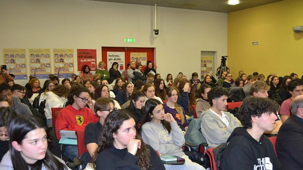 Parla Camilla, 16 anni: "Da grande spero diventare una scenografa e prendere in mano la vita. Mi ha colpito incontrare detenuti poco più grandi di noi e sentire le loro vicende".