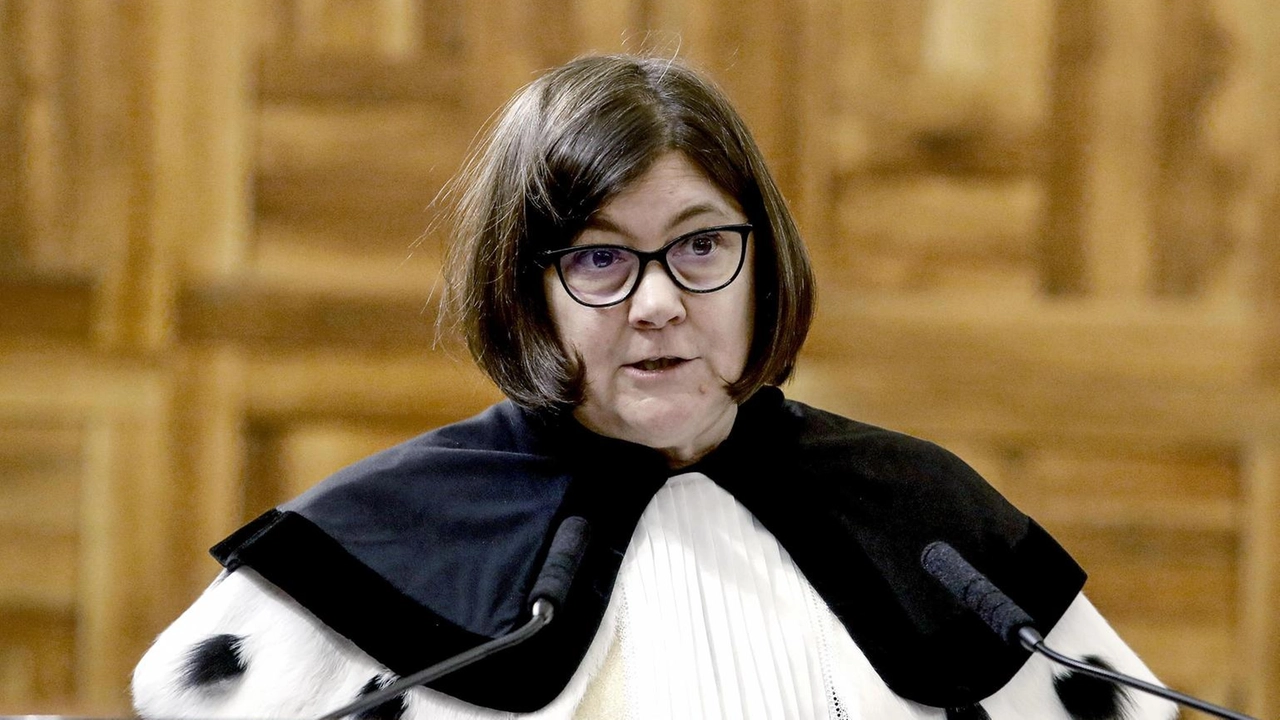 Elena Beccalli, rettore dell’Università Cattolica del Sacro Cuore, ai vertici della Federazione che riunisce 240 atenei Elena Beccalli, rettore dell’Università Cattolica del Sacro Cuore, ai vertici della Federazione che riunisce 240 atenei