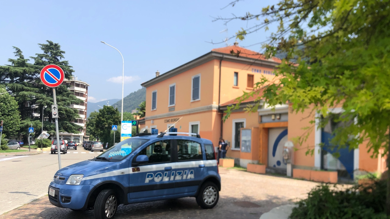 Intervento della polizia a Como Borghi