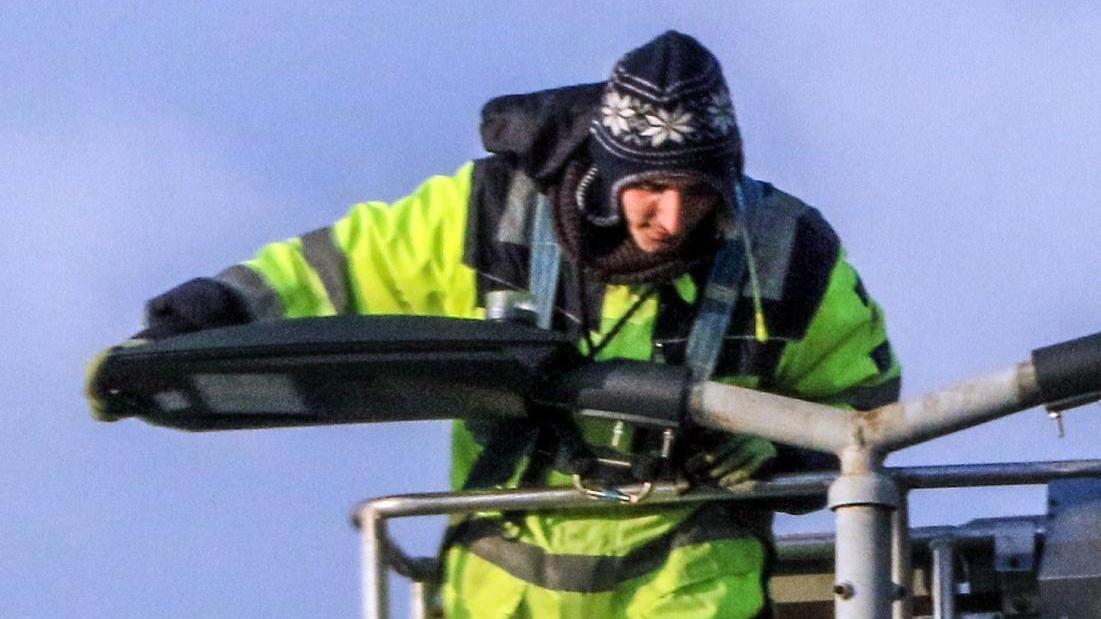 Zerbolò, ladri di rame nel cantiere della A7. Spariscono i cavi elettrici, bottino da 2mila euro Zerbolò, ladri di rame nel cantiere della A7. Spariscono i cavi elettrici, bottino da 2mila euro