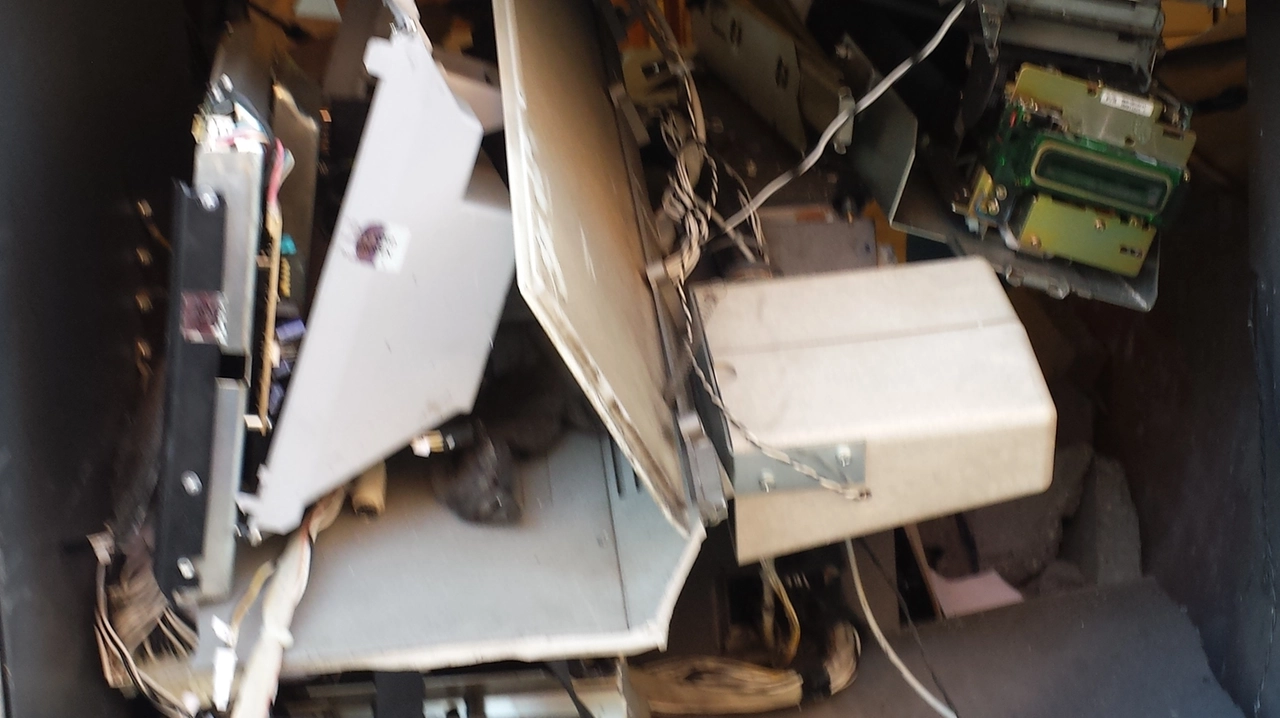 Un bancomat esploso (foto d'archivio)