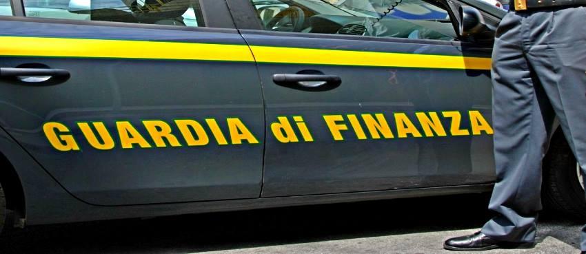 Luino, il controllo stradale si trasforma in operazione anti droga: in auto c’erano 600 grammi di cocaina Luino, il controllo stradale si trasforma in operazione anti droga: in auto c’erano 600 grammi di cocaina