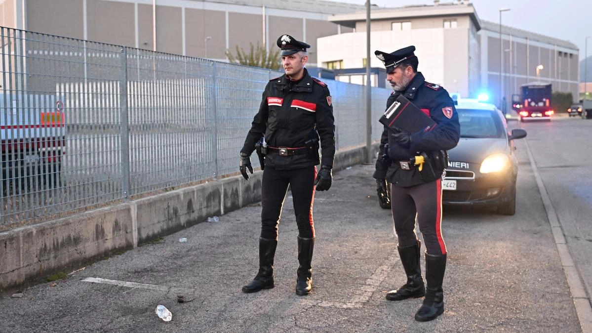 Indagini dei carabinieri in corso per identificare gli aggressori di un giovane id 23 anni di Cernobbio, picchiato sabato notte... Indagini dei carabinieri in corso per identificare gli aggressori di un giovane id 23 anni di Cernobbio, picchiato sabato notte...