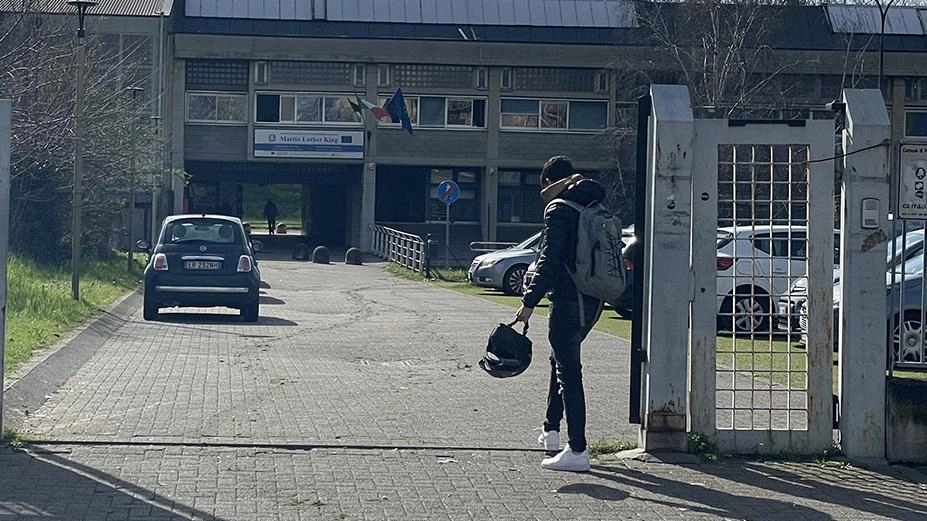 Da una parte il Pd che accusa la maggioranza di sottrarsi al confronto sulla vicenda dello spostamento, rinviato, del Martin...