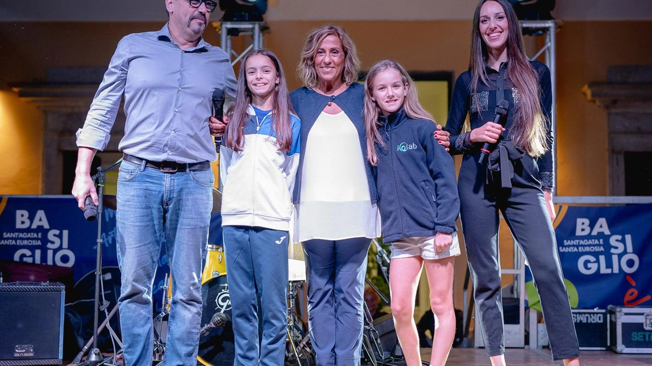 Riconoscimento d’eccellenza per lo sport a Dafne Lorini (a sinistra) e. Aurora Buccaro Riconoscimento d’eccellenza per lo sport a Dafne Lorini (a sinistra) e. Aurora Buccaro